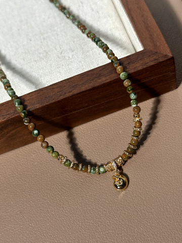 Livia Shell Pendant Minimal Necklace