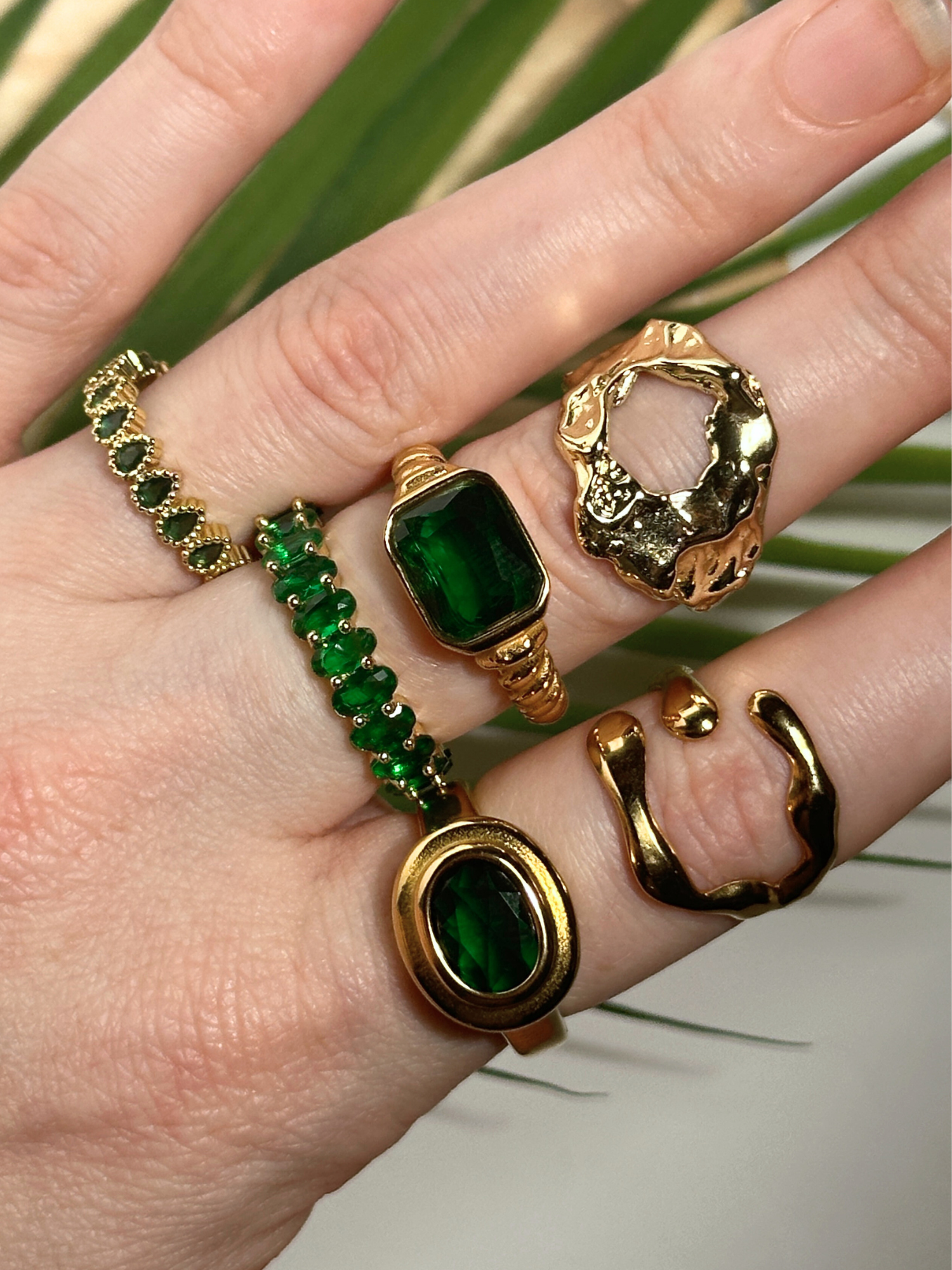 Neva Green Zircon Band Ring