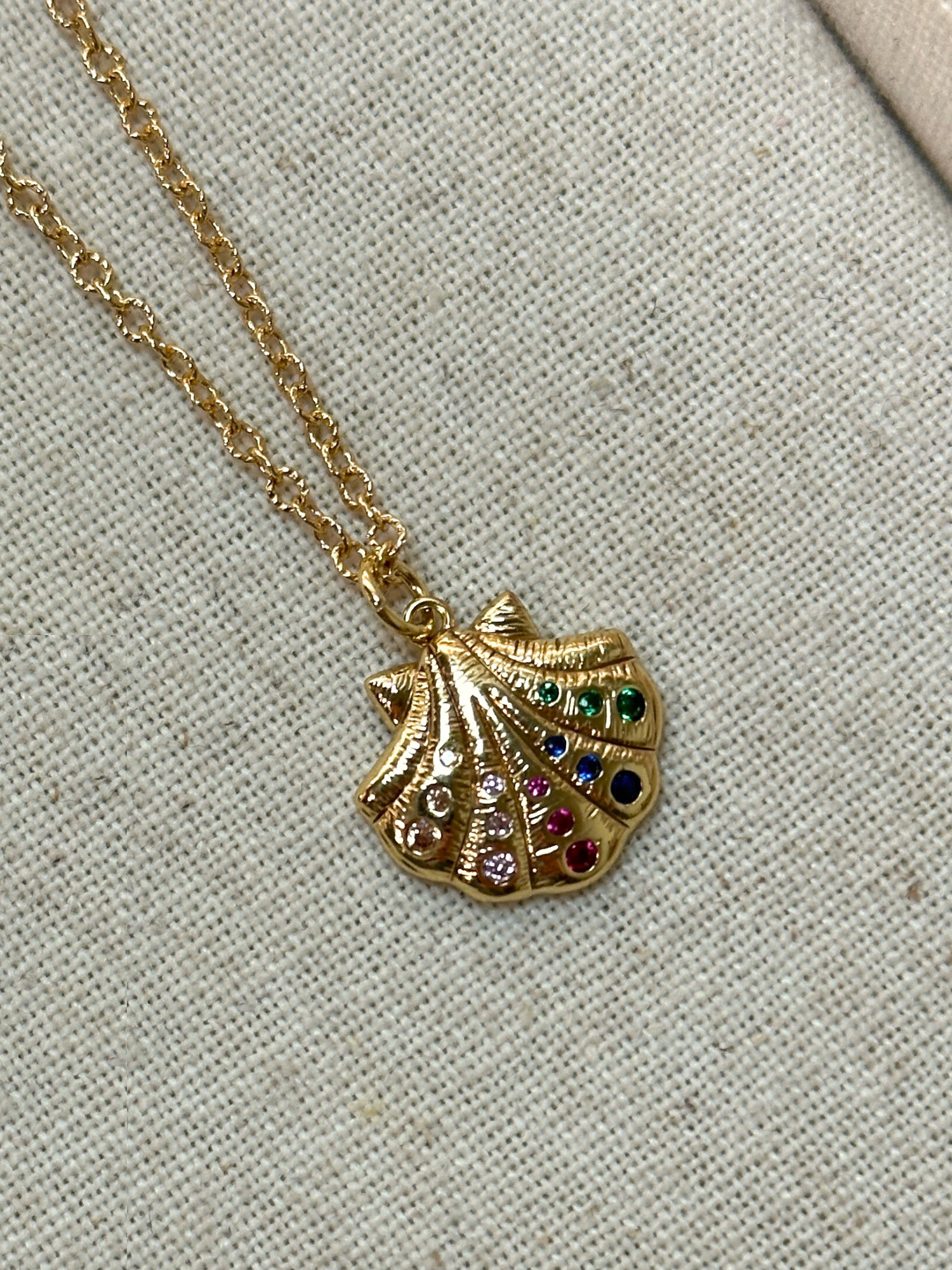 Minimal Rainbow Seashell Pendant Necklace