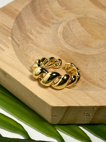 Cesia Twisted Band Statement Ring