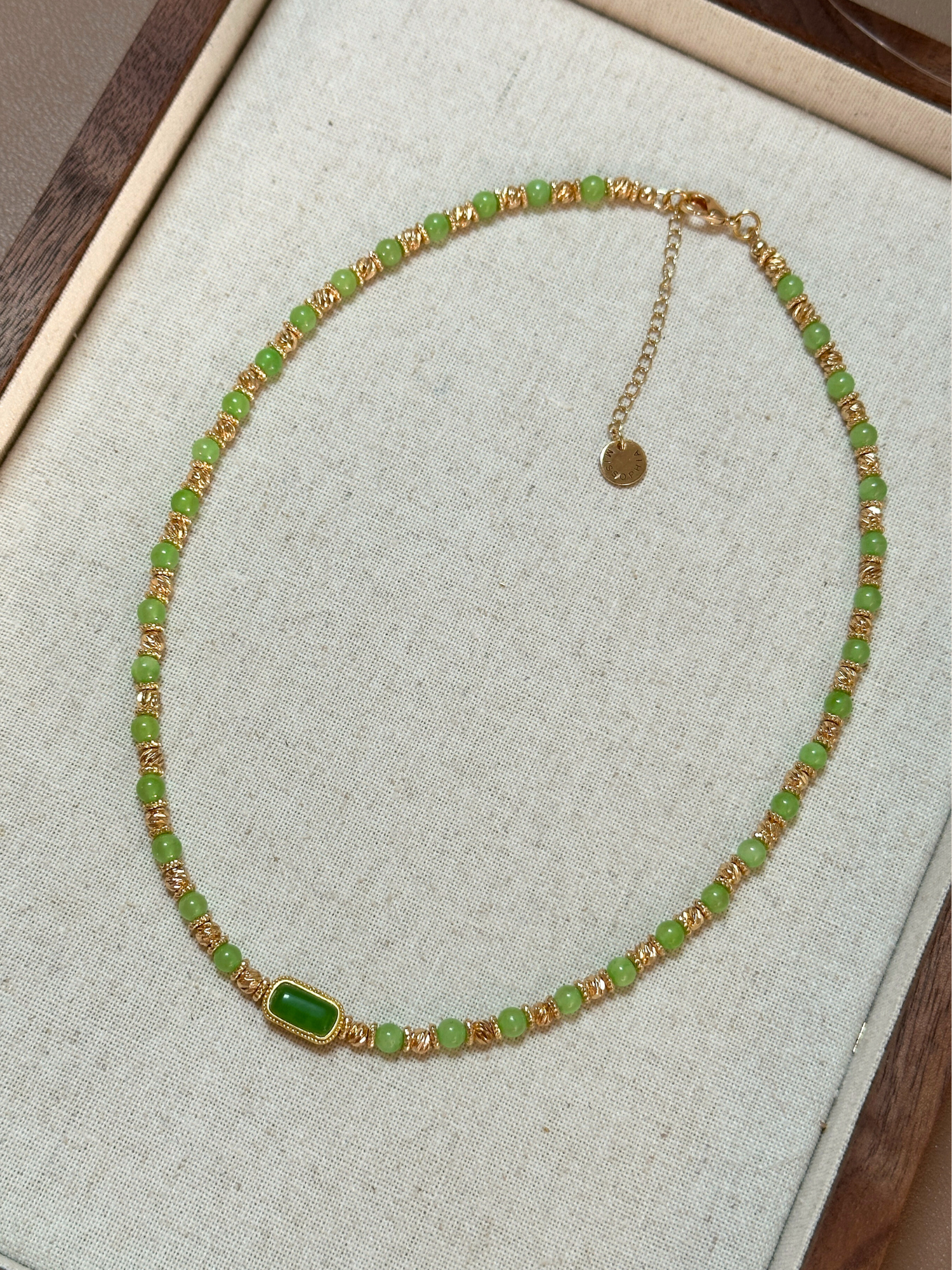 Sara Vintage Pendant Necklace
