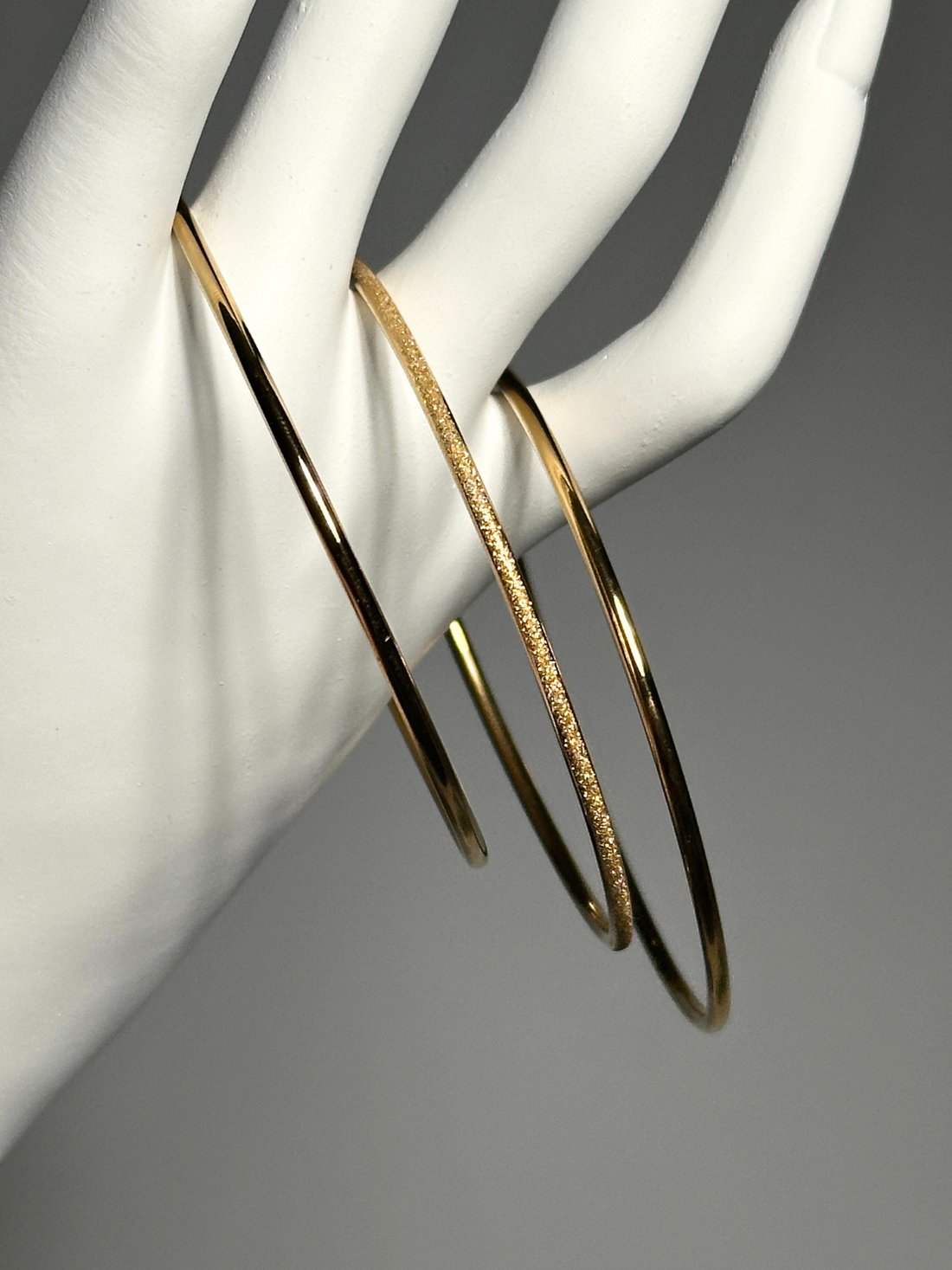 Auria Textured Bangle Set