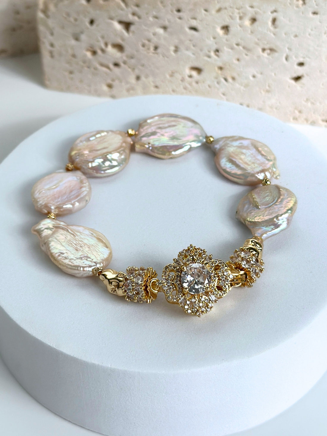 Elara Baroque Pearl Bracelet