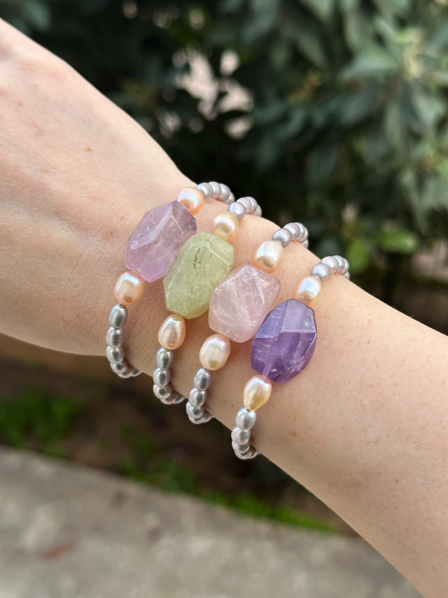 Daira Grey Pearl & Gemstone Bracelet