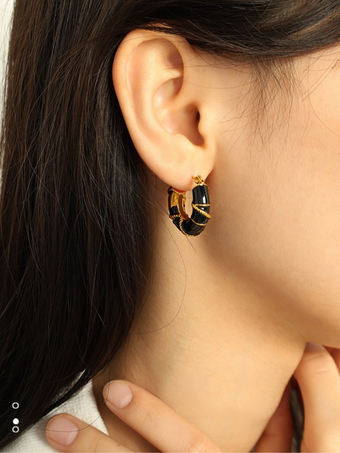 Jessy Enamel Twist Hoop Earrings