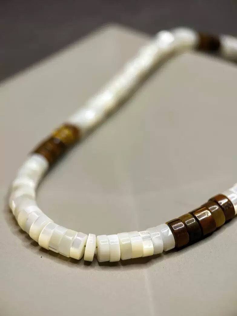 Emmersyn Natural Stone Necklace - Horseshoe Shell [OLH5N63S]