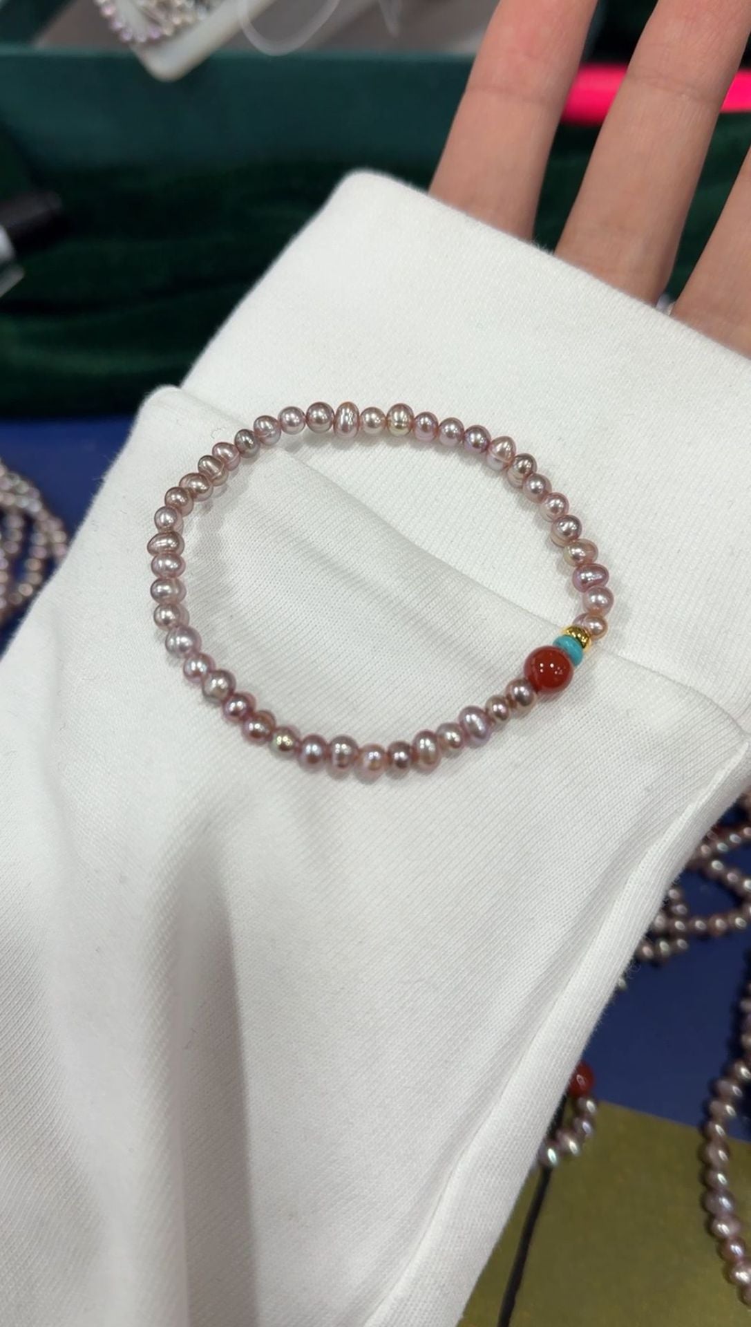 Ilona Freshwater Pearl Bracelet - Natural Pink-Purple Pearls (with slight texture) [X7FRQHX4]