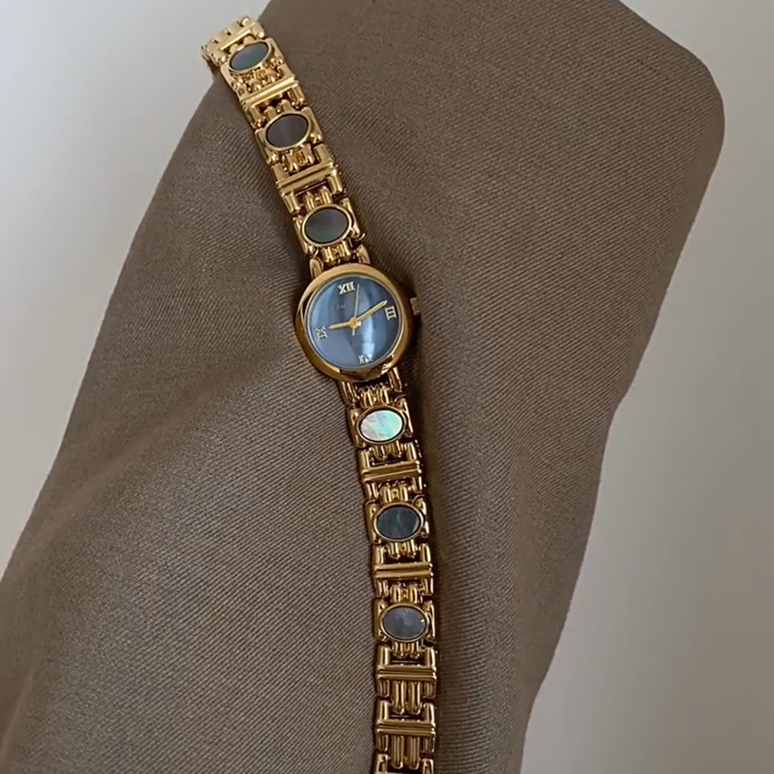 Rozlynn Bejeweled Bracelet Watch [M0Y7EB1W]