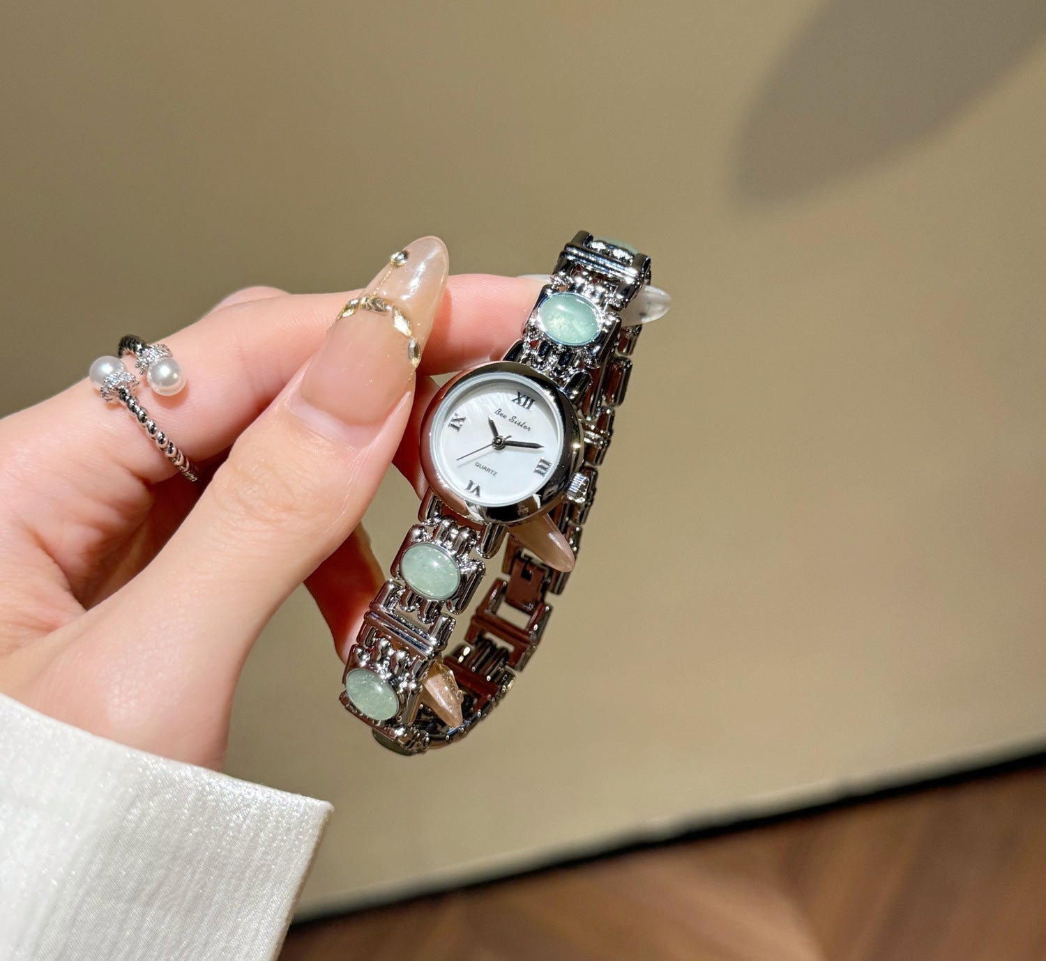 Rozlynn Bejeweled Bracelet Watch - Classic Silver White (Green Stone Bracelet) [F7KROXUD]