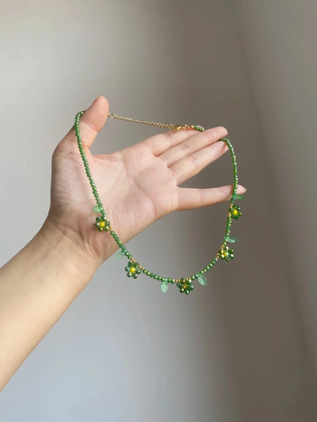Beaded Floral Choker Necklace [4BS739BN]