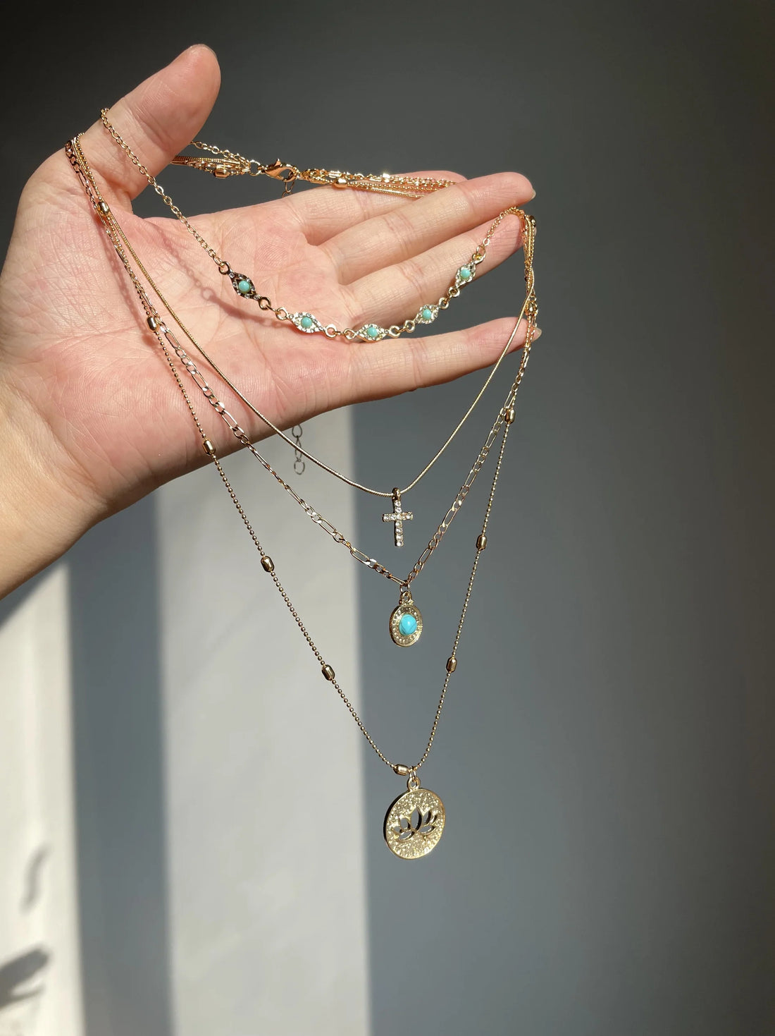 Layered Cross Pendant Necklace [7RCDICYA]