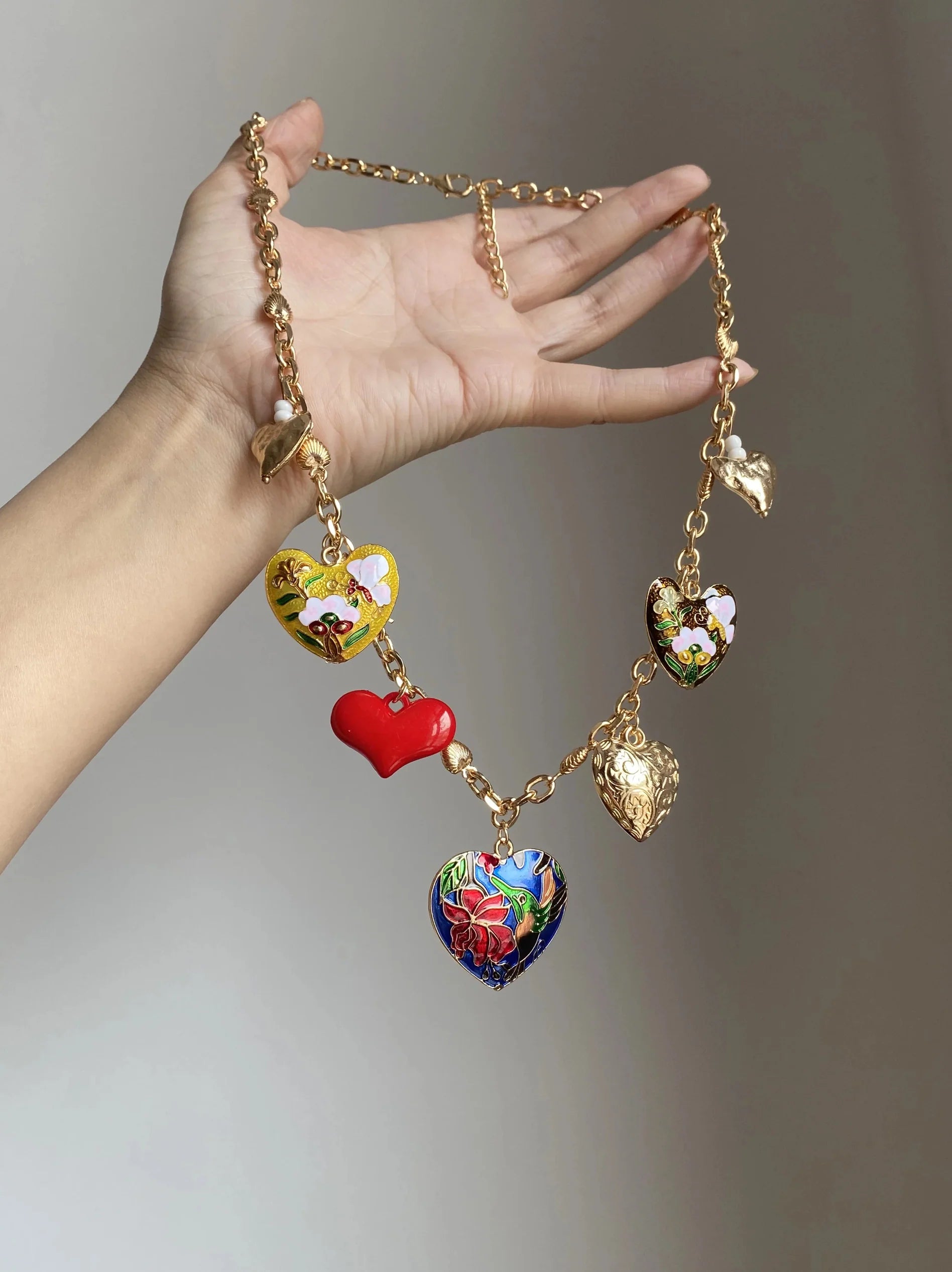 Layered Heart Pendant Necklace [B1K61S2V]