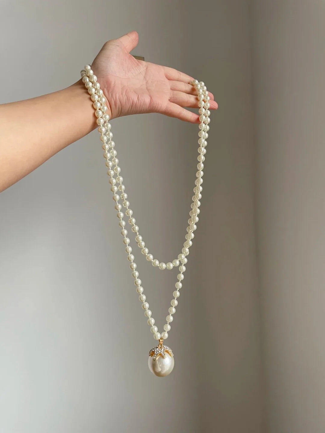 Long Pearl Strand Necklace [C241YKHI]