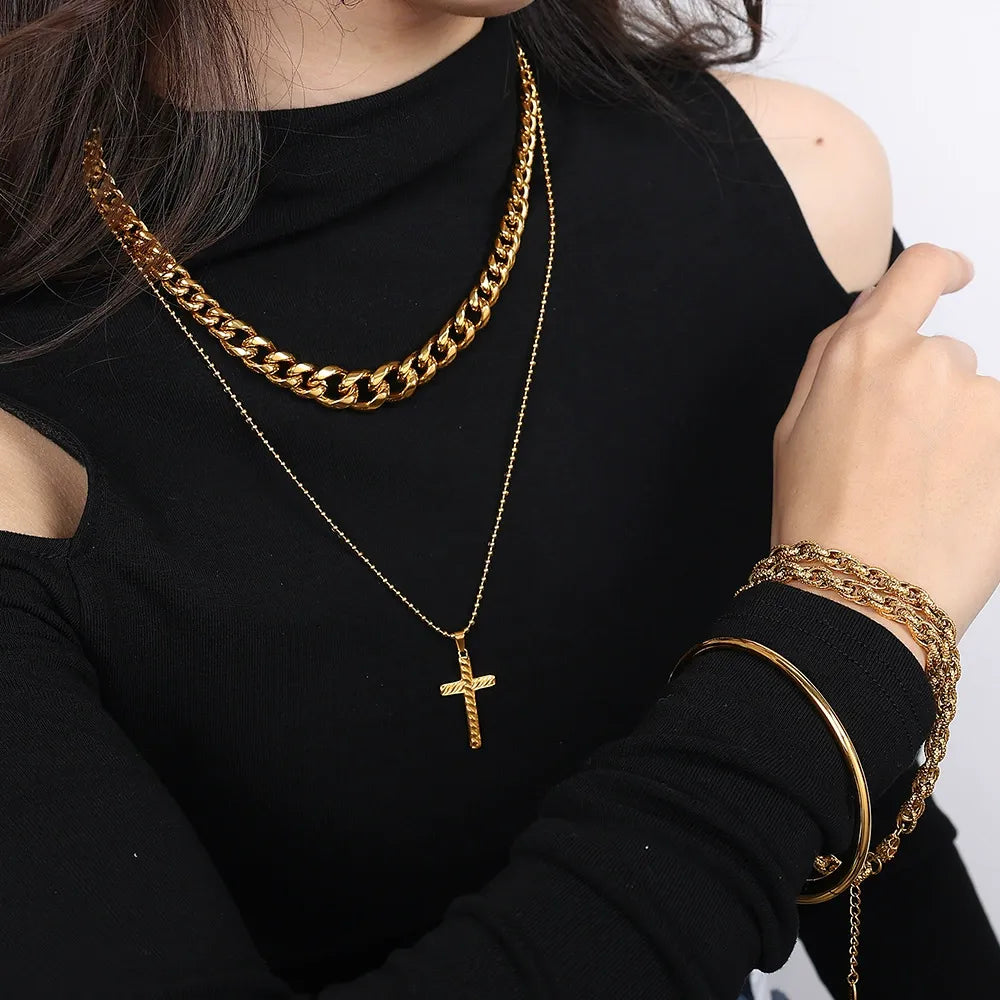 Saya Minimal Cross Pendant Necklace