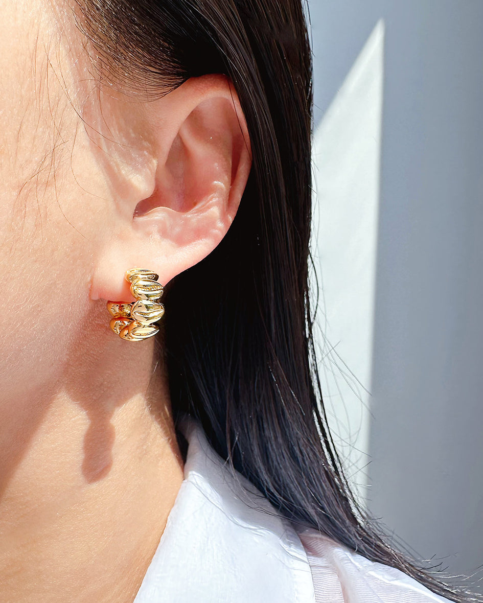 Aleeah Abstract Shell Earrings [GJ0E5NXP]