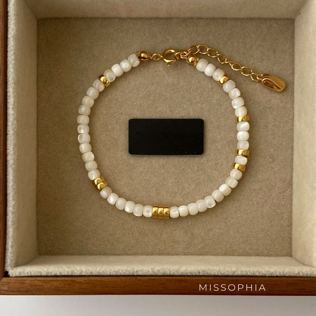 Ammy Natural Pearl Stone Bracelet [T926CD1G]