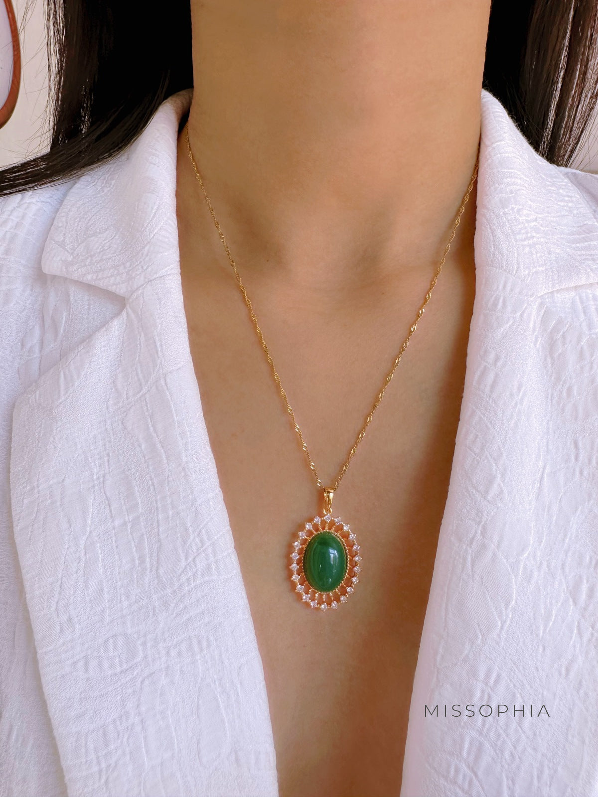 Aryah Iridescent Oval Necklace [63G4XUAY]