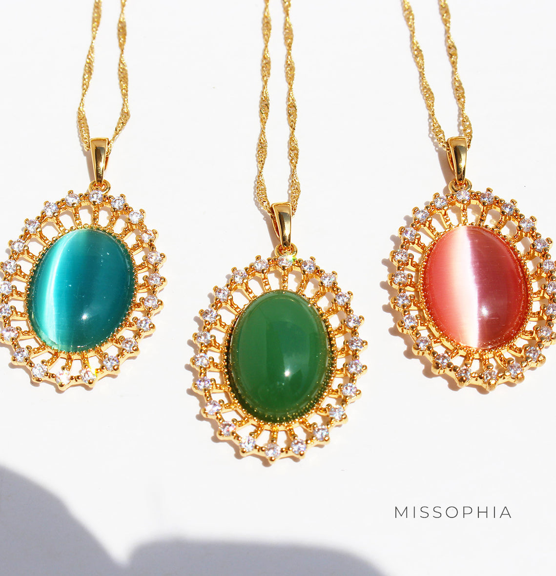 Aryah Iridescent Oval Necklace [X17M40XR]
