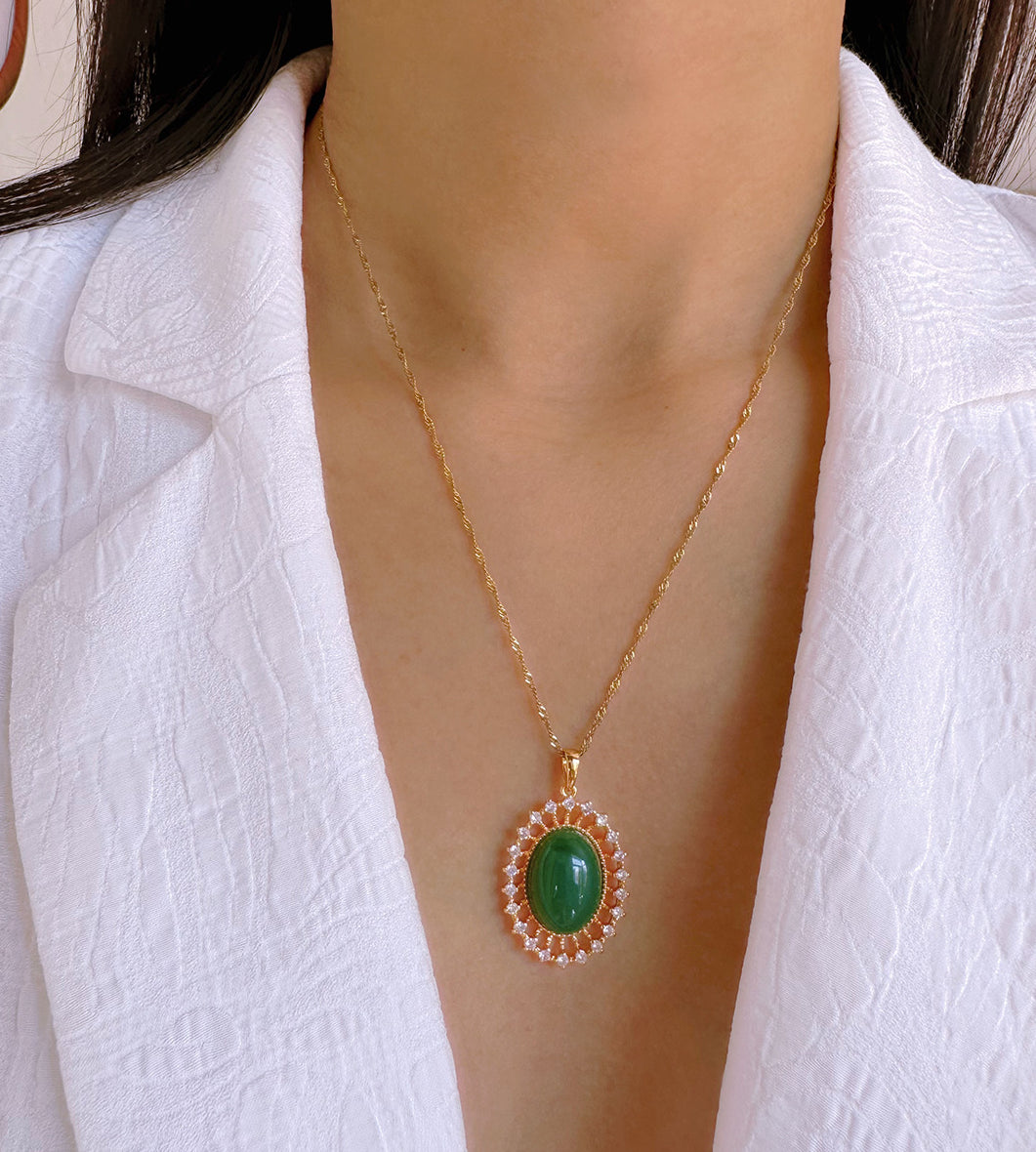 Aryah Iridescent Oval Necklace [HRA0FG0F]