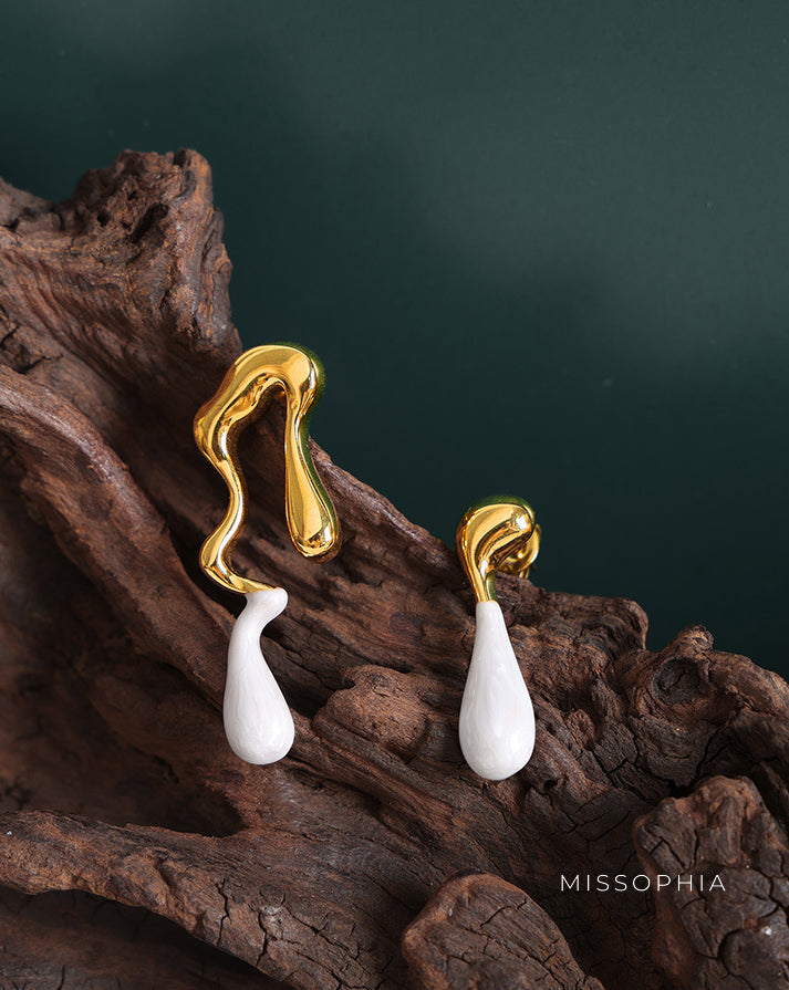 Auria Asymmetric Drop Earrings [BV3MV4M6]