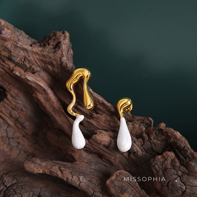 Auria Asymmetric Drop Earrings [70VQ3CV4]