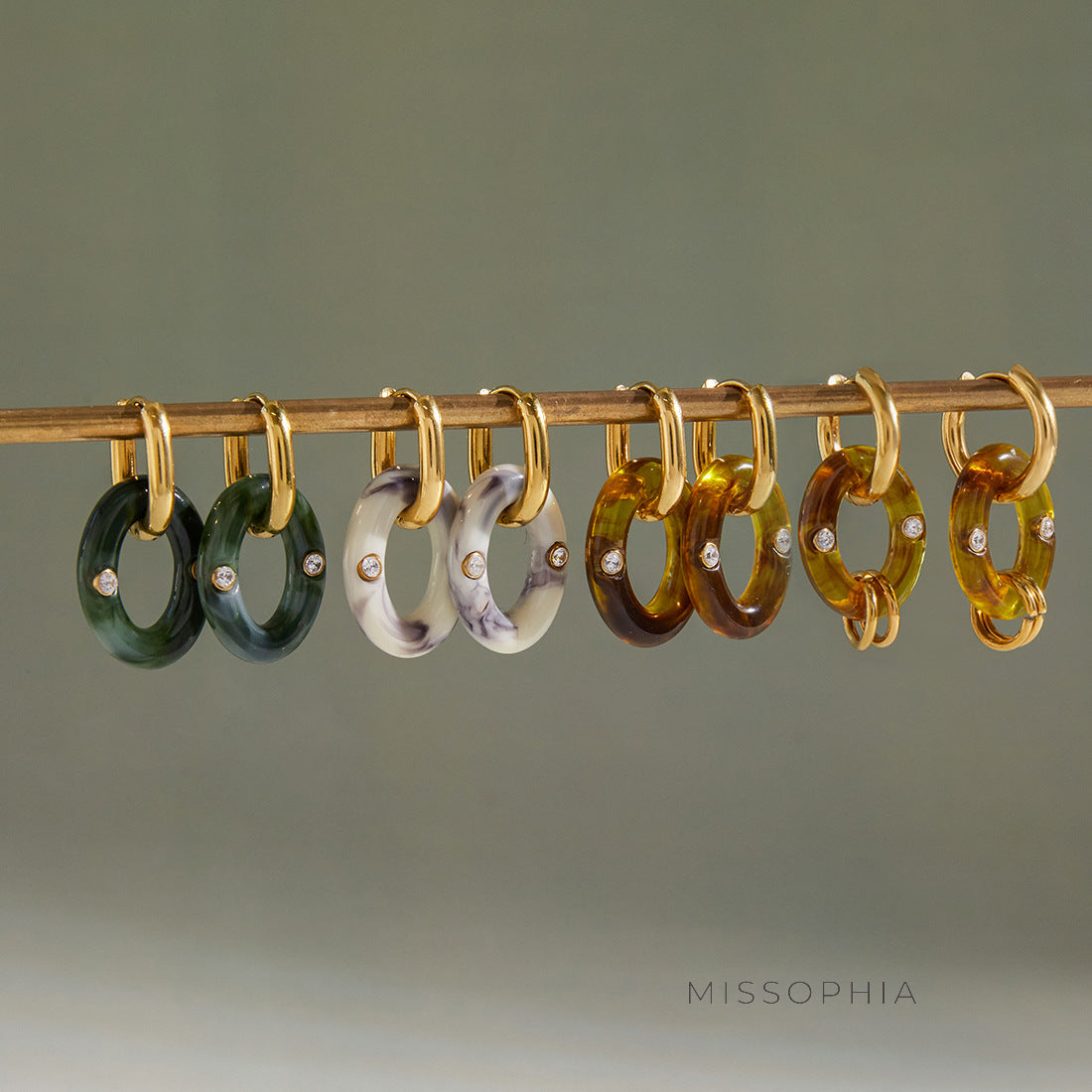 Bronwyn Maillard Resin Drop Earrings [MAJCZBLA]