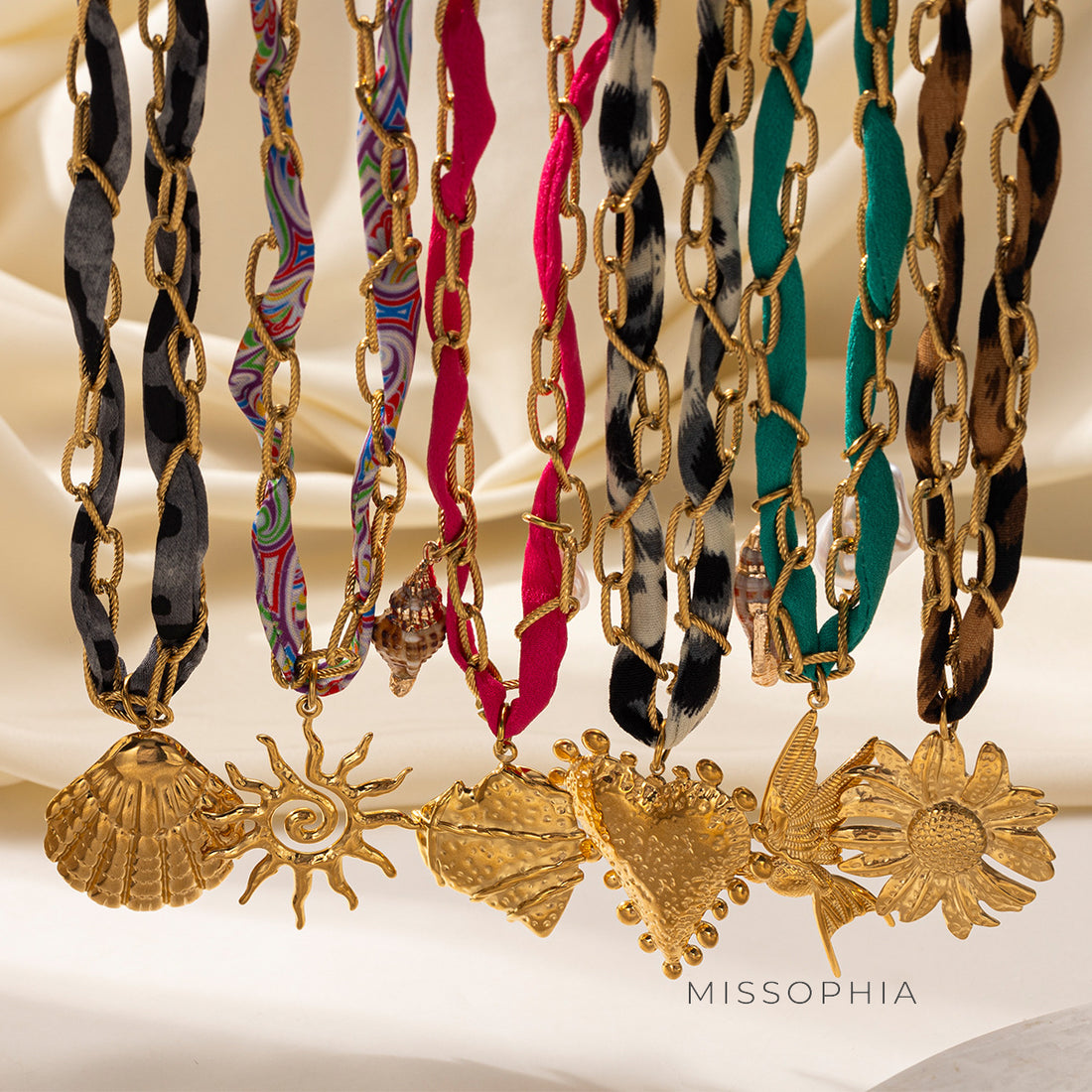 Charlette Delicate Celestial Necklace [2N6486VD]