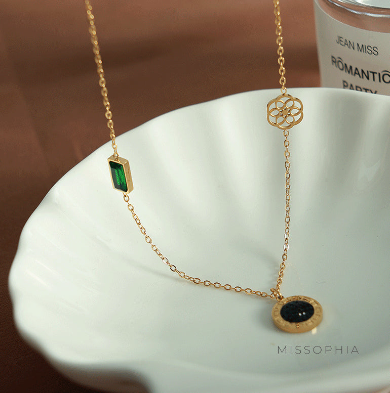 Charley Emerald Pendant Necklace [XIBSU2MJ]