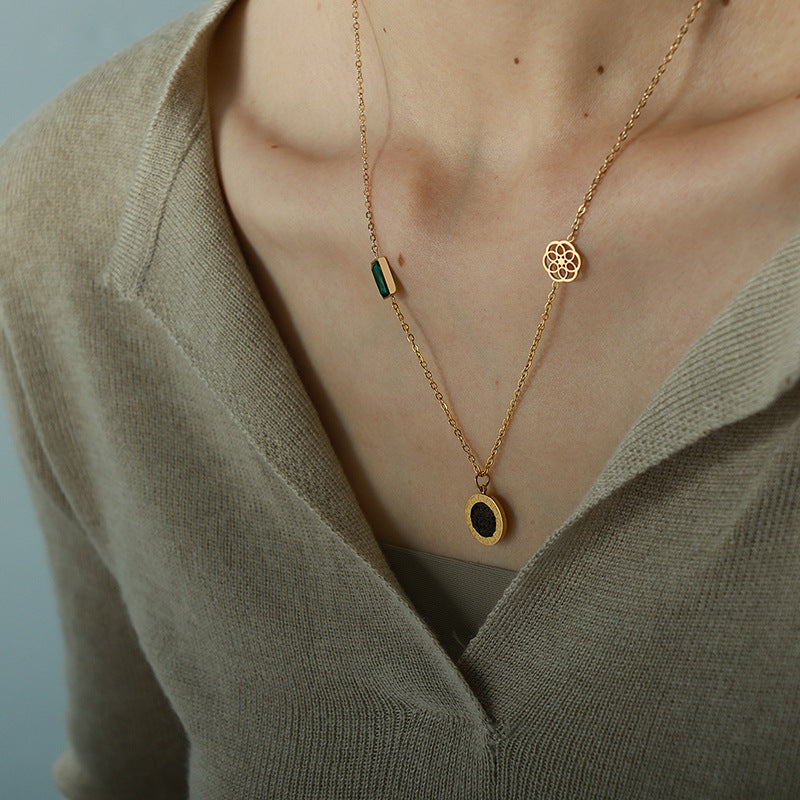 Charley Emerald Pendant Necklace [8EC2THR8]
