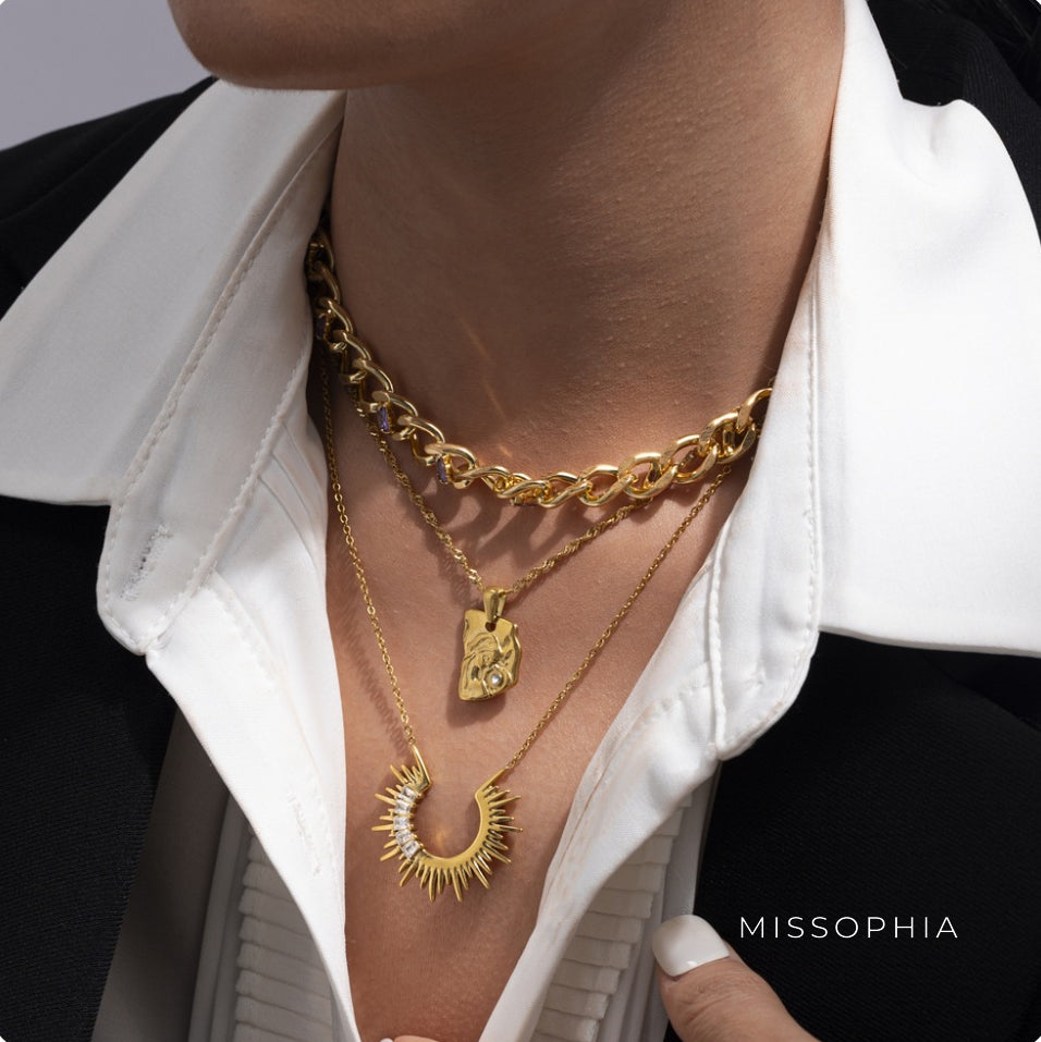 Coraleigh Geometric Pendant Necklace [PIV3MT3H]