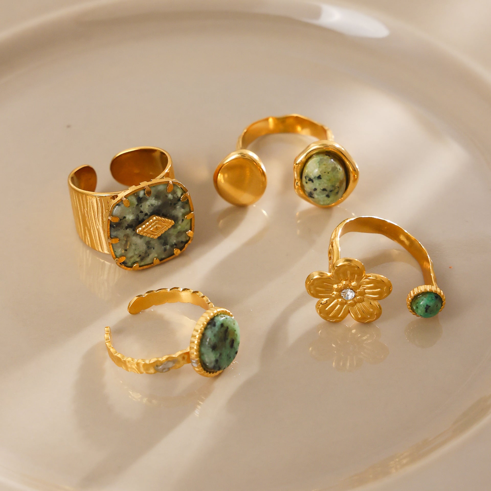 Fiorella Heart Stone Open Ring [PEN2TLB5]