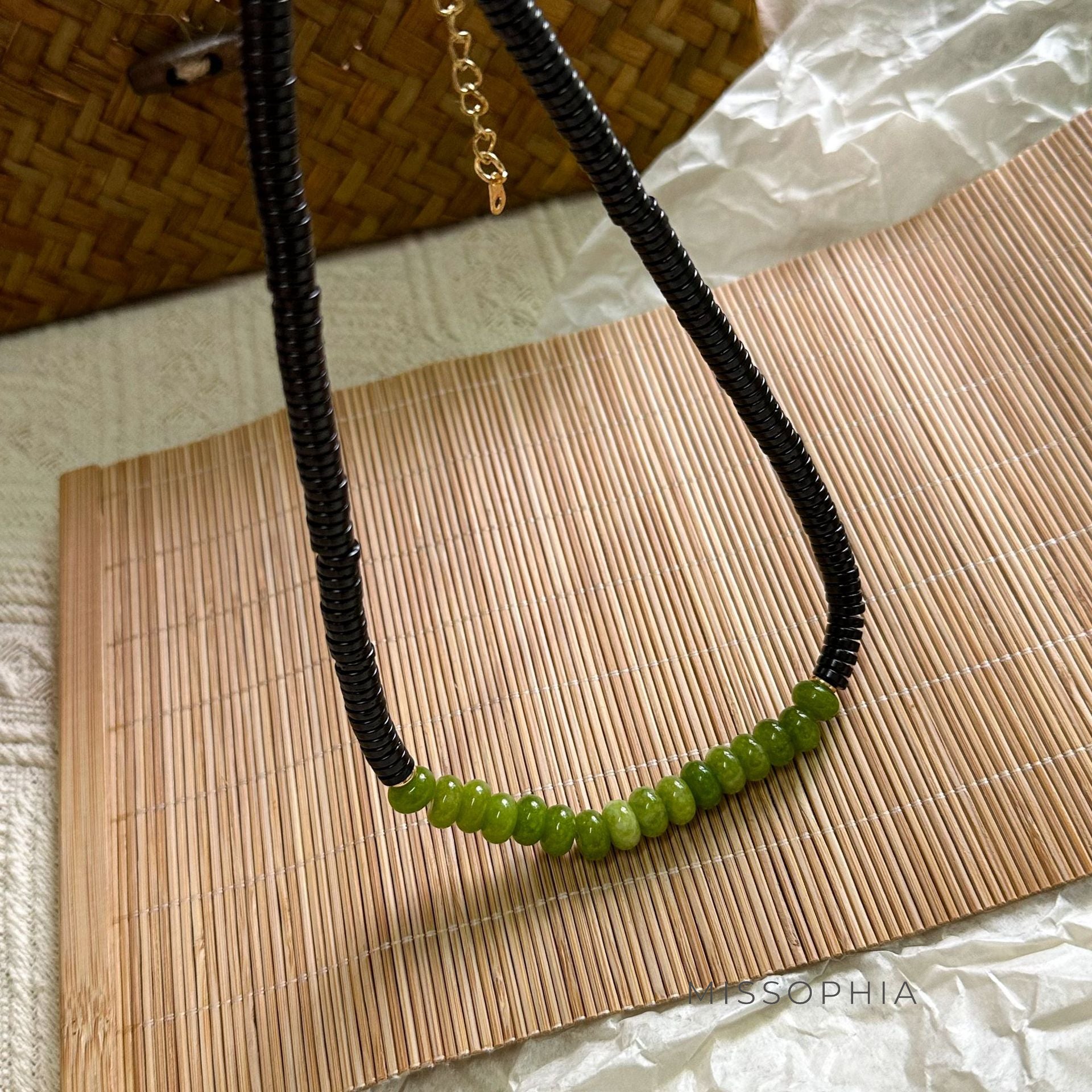 Jacquelin Natural Stone Layered Necklace [2U75SET9]