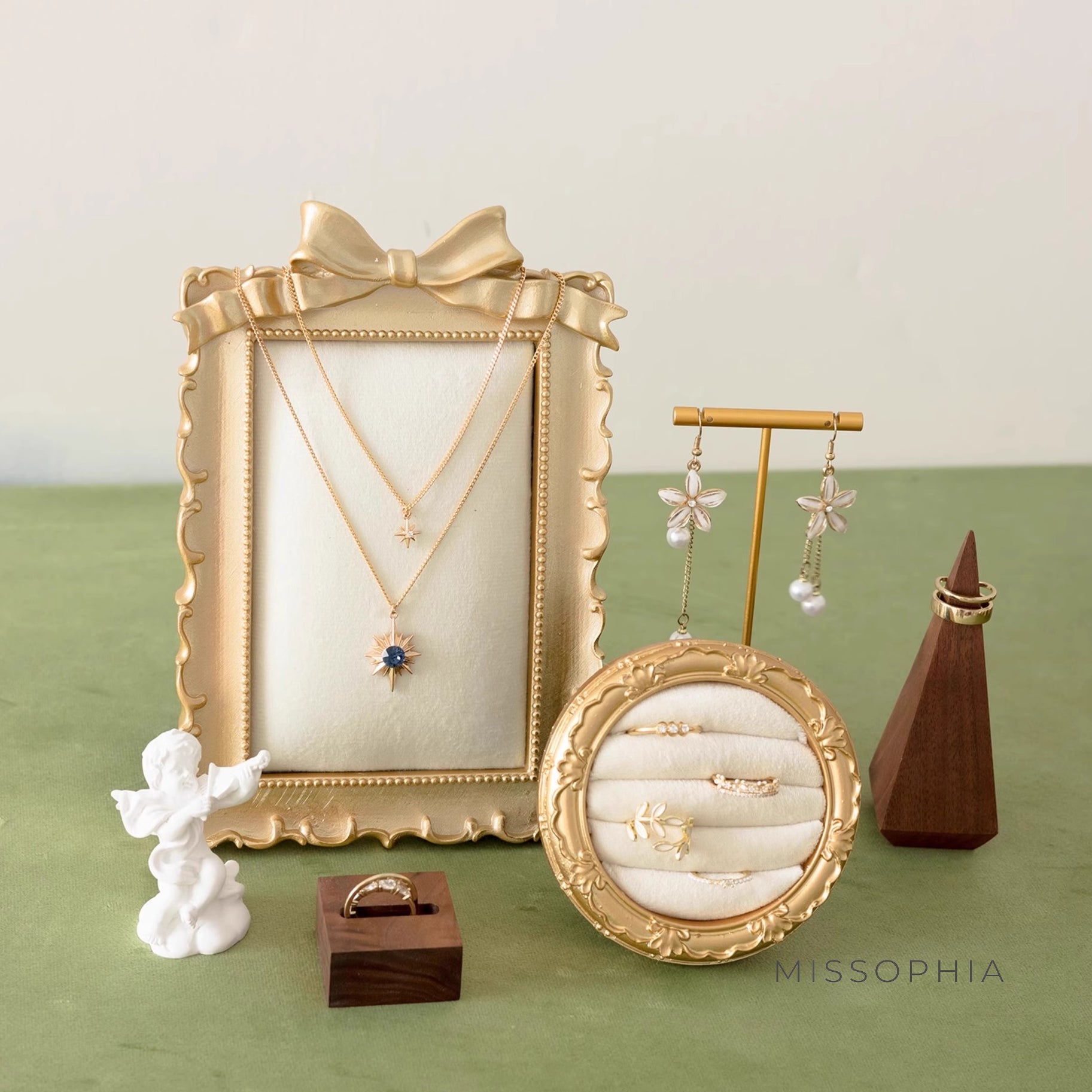 Jayla Velvet Display Frame [RW4P9T1S]