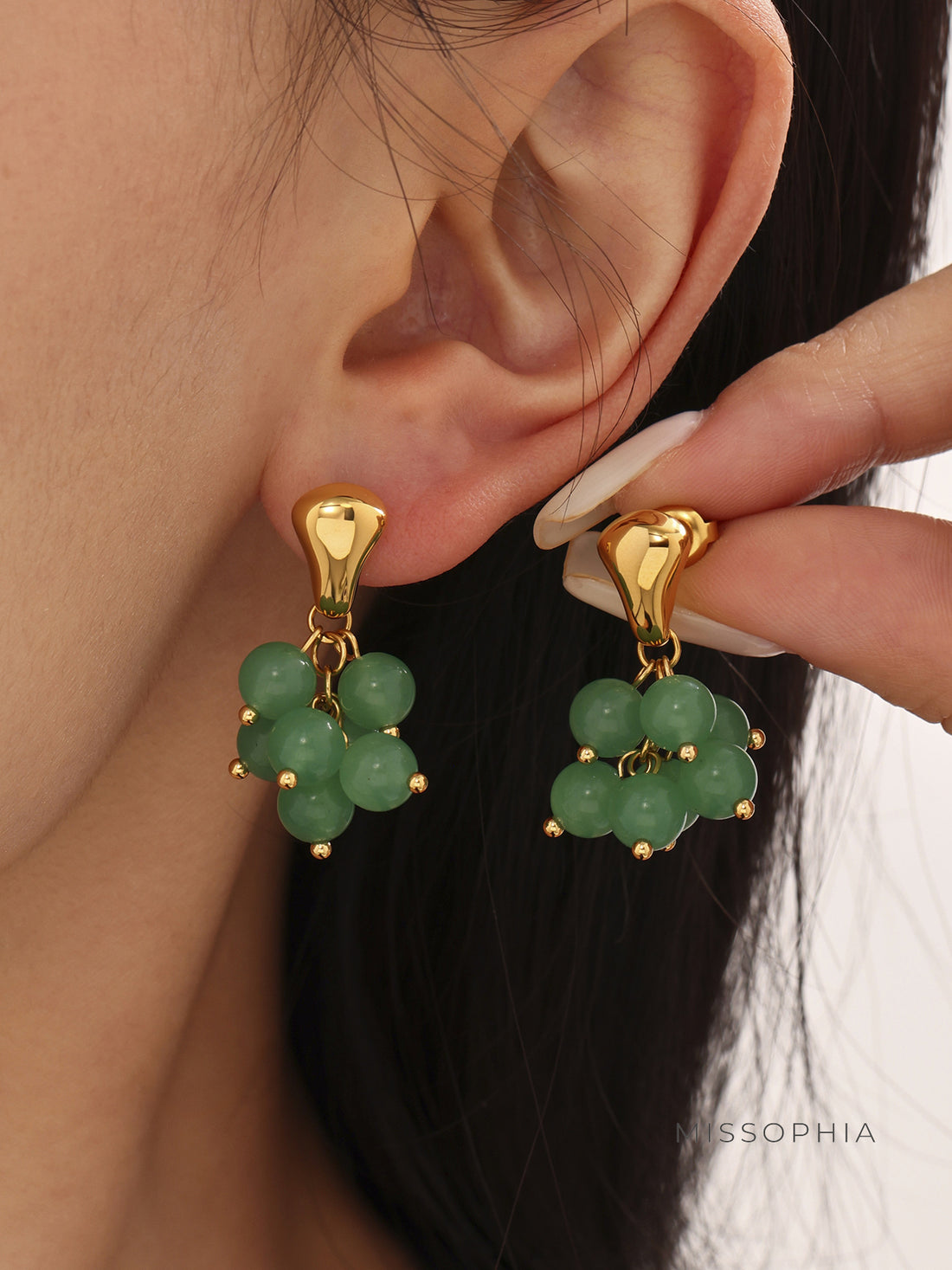 Jehlani Beaded Floral Stud Earrings [2HDN97LV]