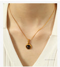 Klaire Retro Stone Pendant Necklace [KI4G2Q2Y]