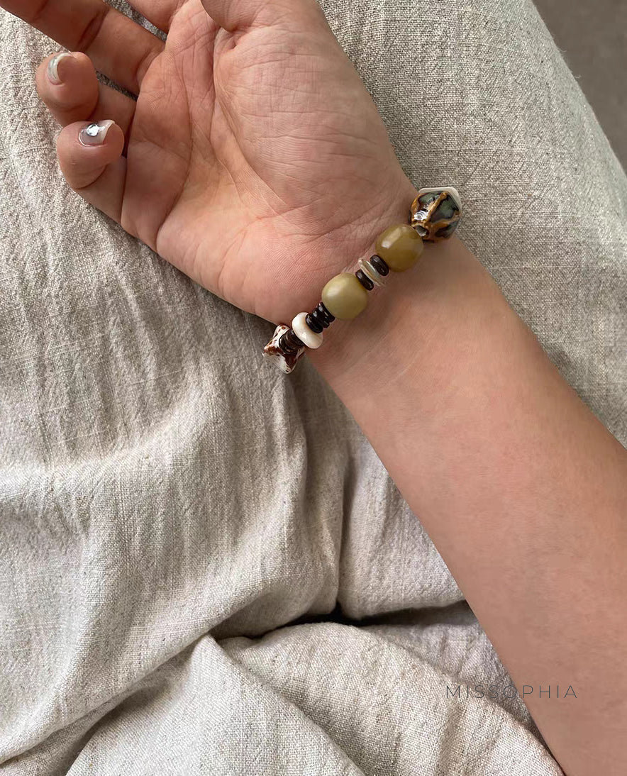 Laela Textured Geometric Necklace [162BL6CO]