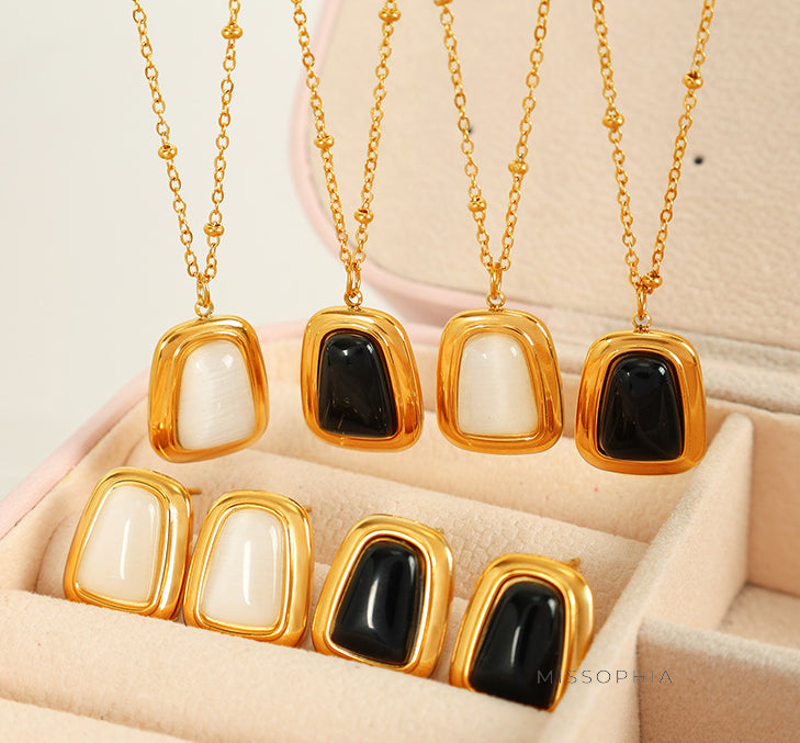 Lake Cat's Eye Pendant Set [VC7UD4XJ]