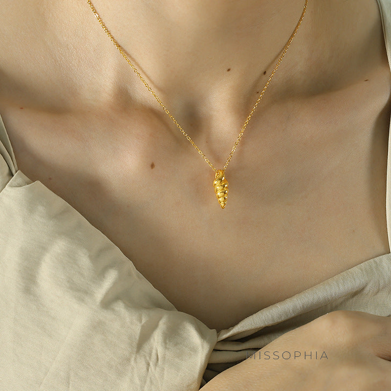 Liv Gold Conch Pendant Necklace [DV43TP0L]