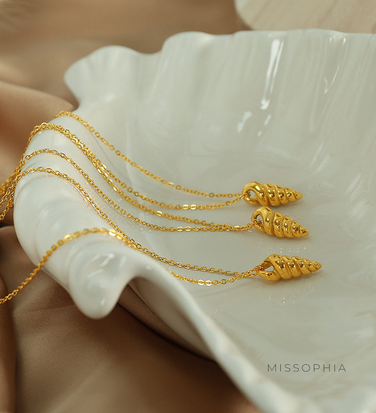 Liv Gold Conch Pendant Necklace [FUKPXH6F]