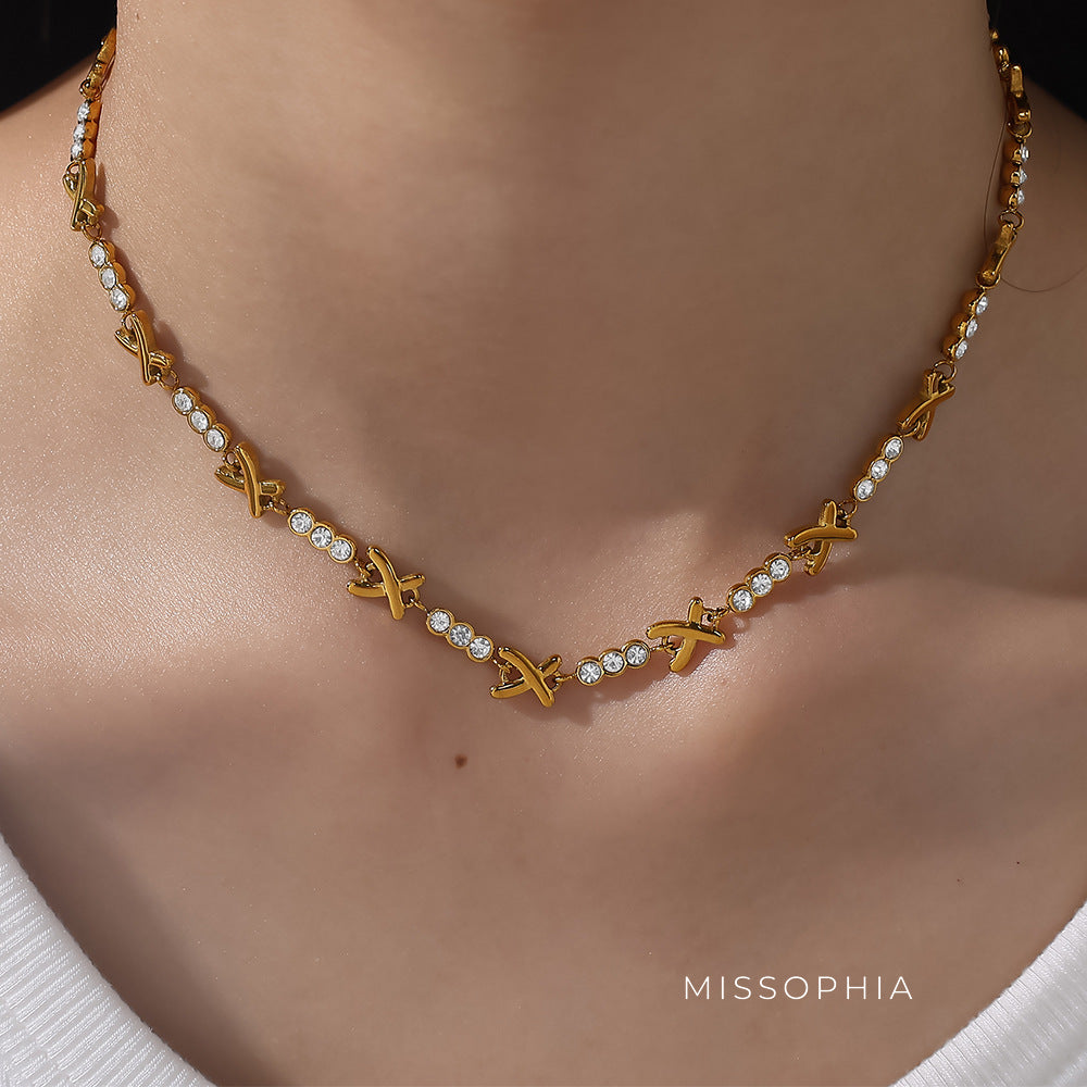 Maanvi Gilded Rhinestone Set [AKIJEXUZ]