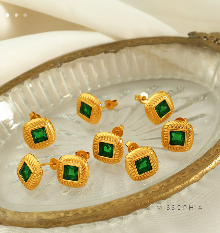 Mckinley Square Glass Stud Earrings [8D3SKYUP]