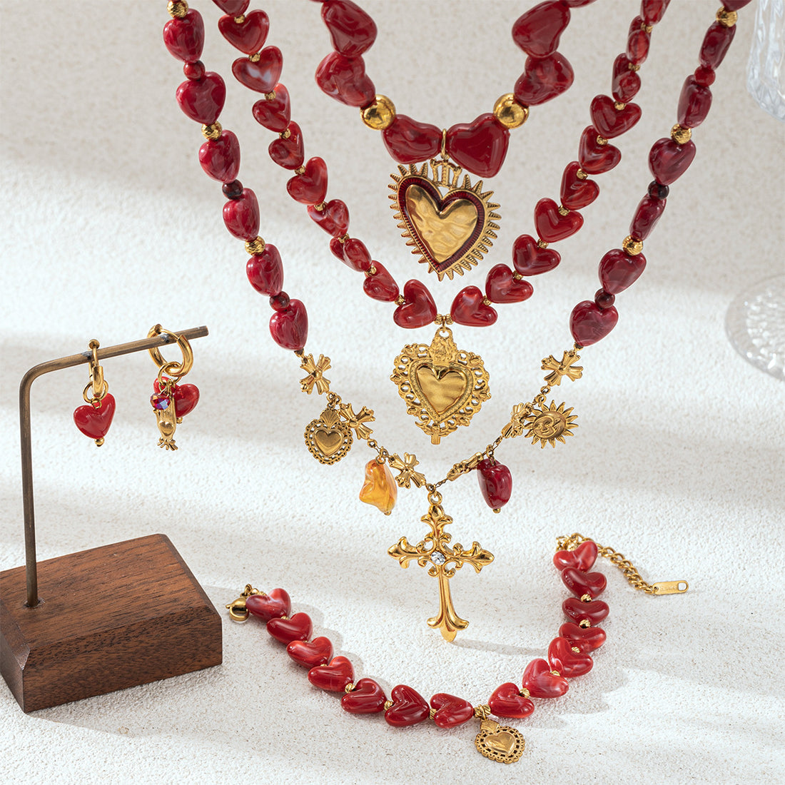 Meera Acrylic Heart Necklace [4VXE56FU]