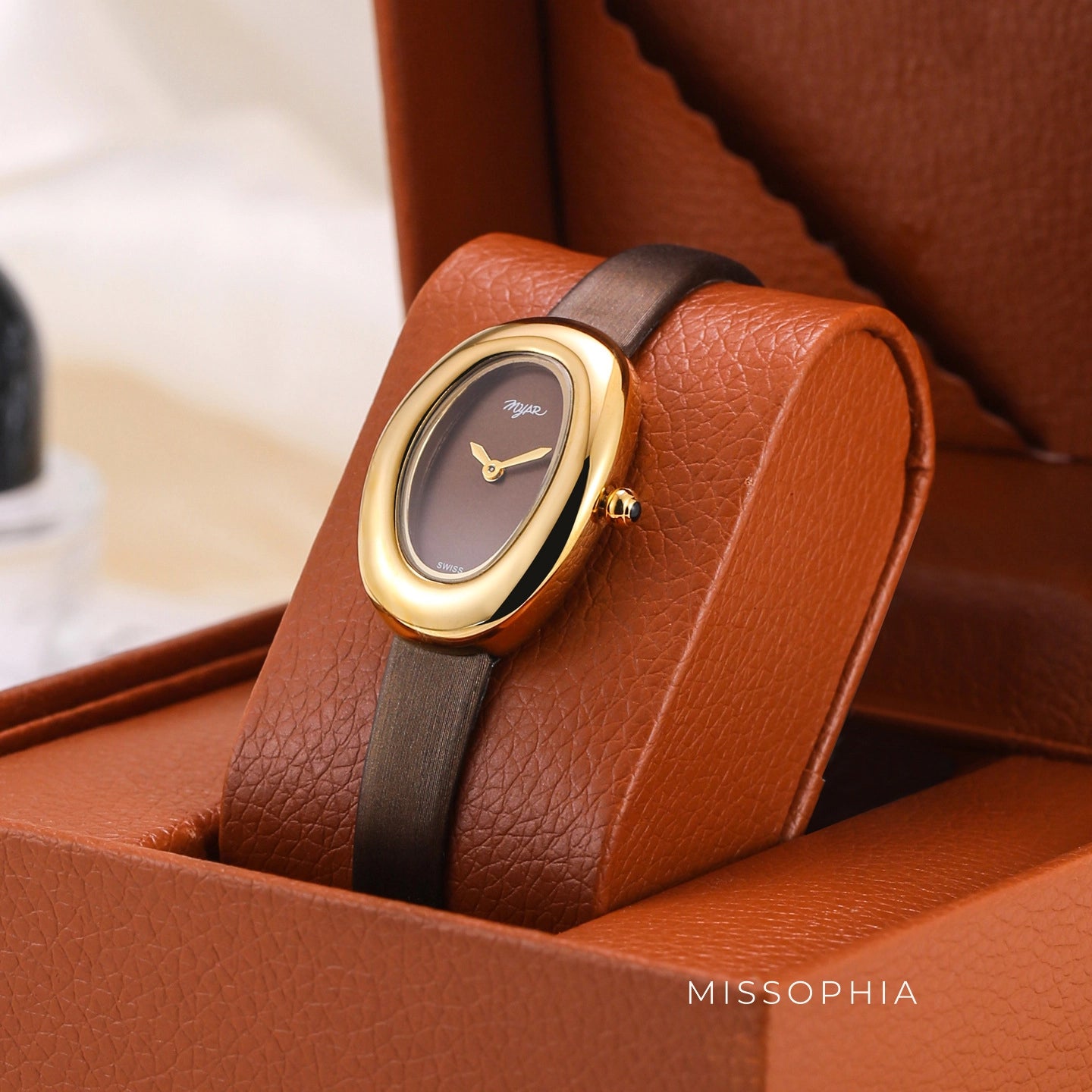 Oval Dial Leather Strap Watch [99GN8X54]