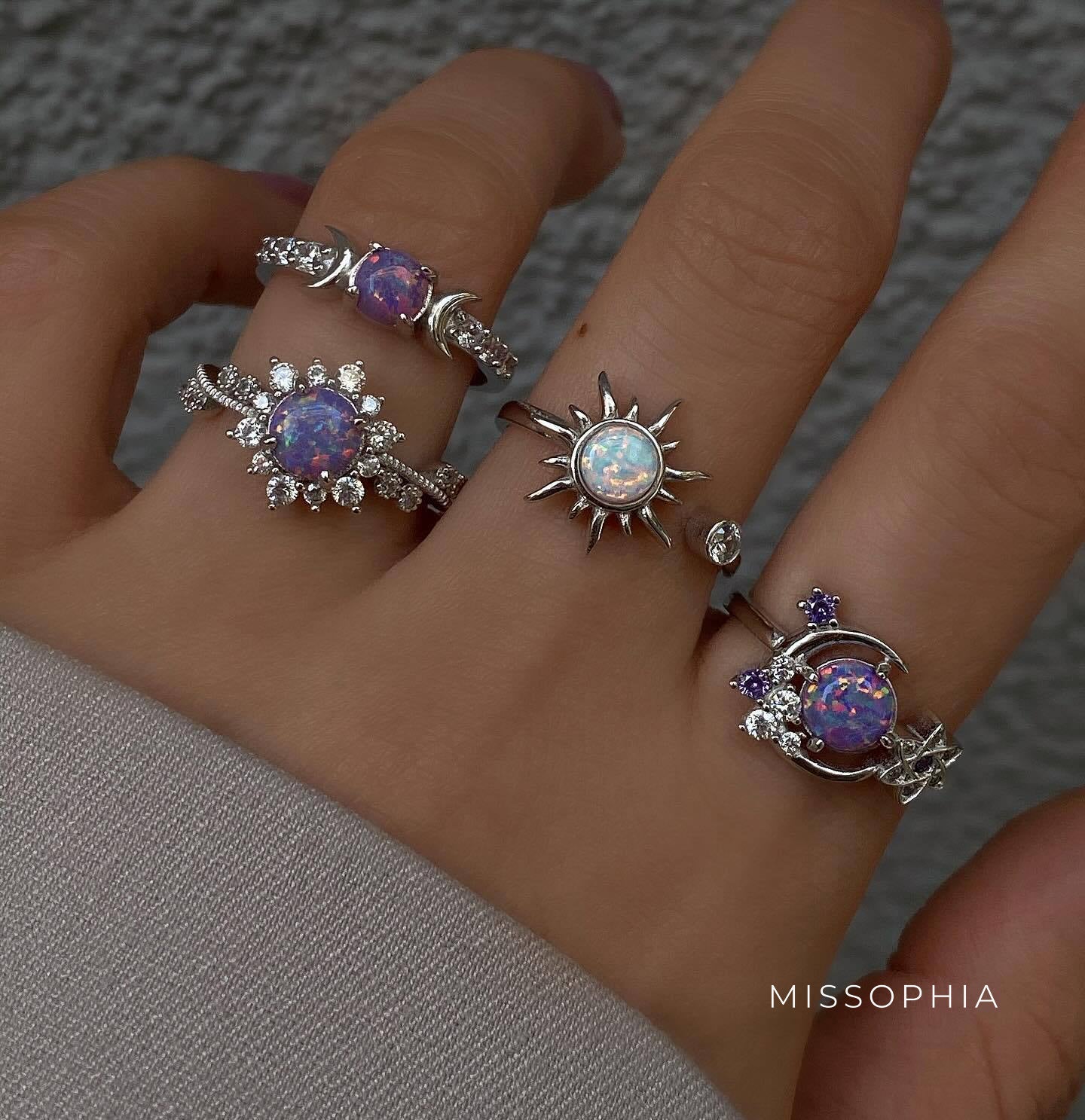 Rayah Sun Moon Gemstone Ring Set [UH7H9TH9]