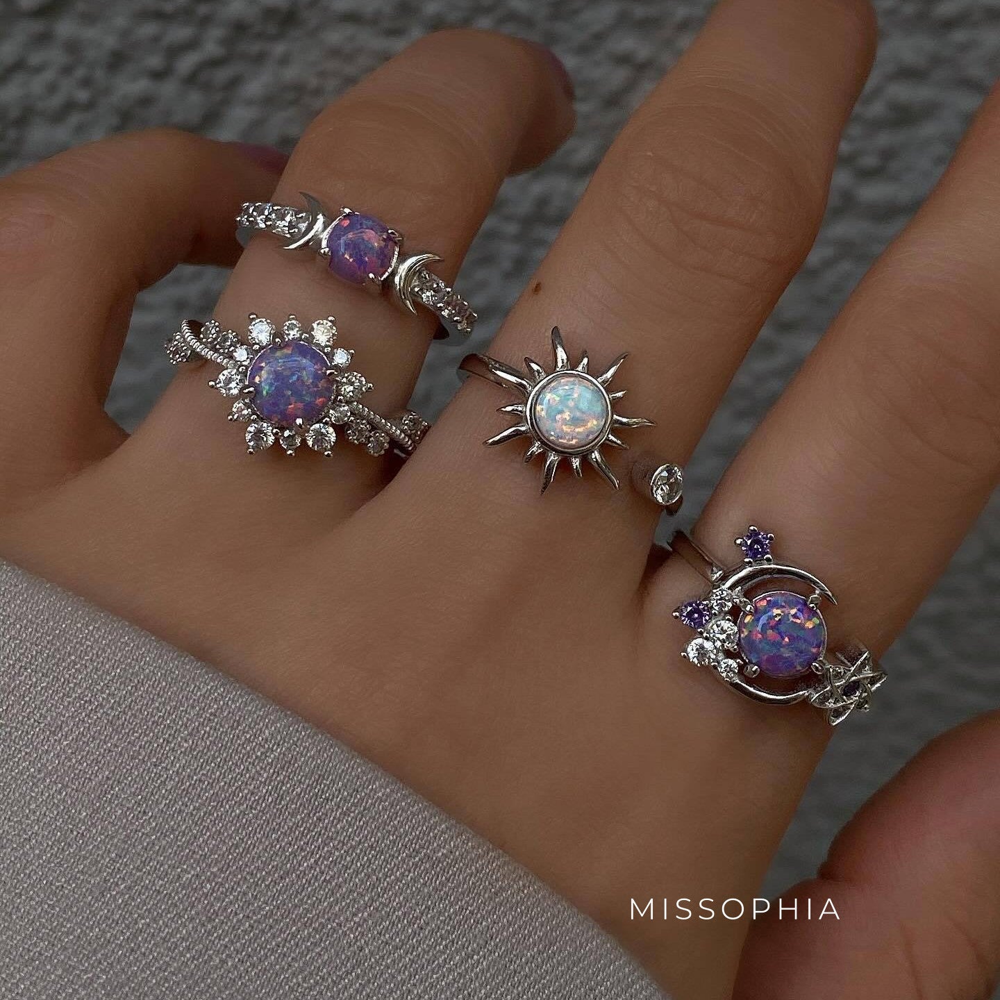 Rayah Sun Moon Gemstone Ring Set [PEL7CVMJ]