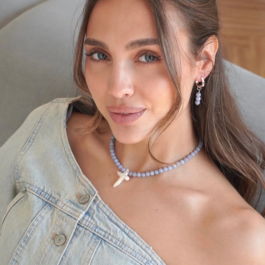 Riyah Baroque Cross Pearl Necklace [2NLX4CYT]