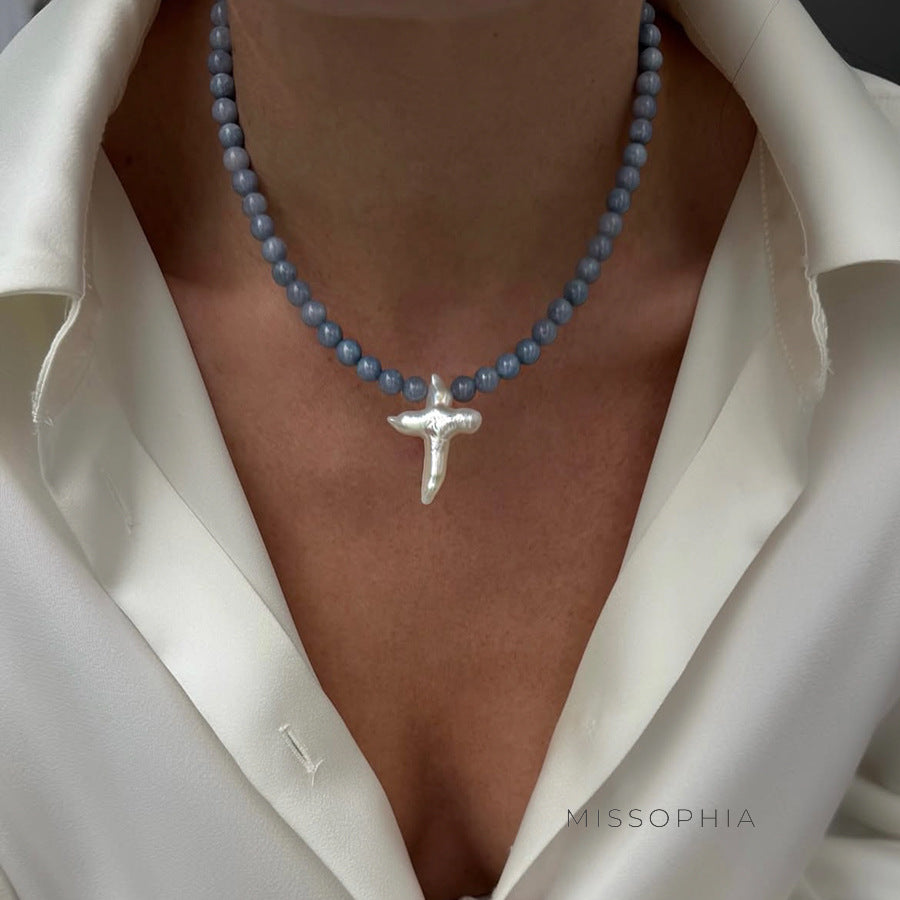 Riyah Baroque Cross Pearl Necklace [N71CAOU9]