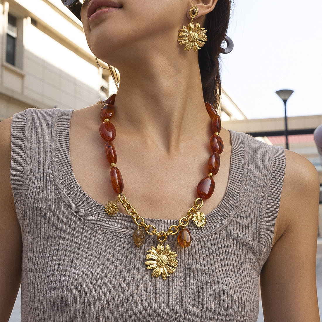 Zuleyma Acrylic Flower Necklace [HA6RA6QK]