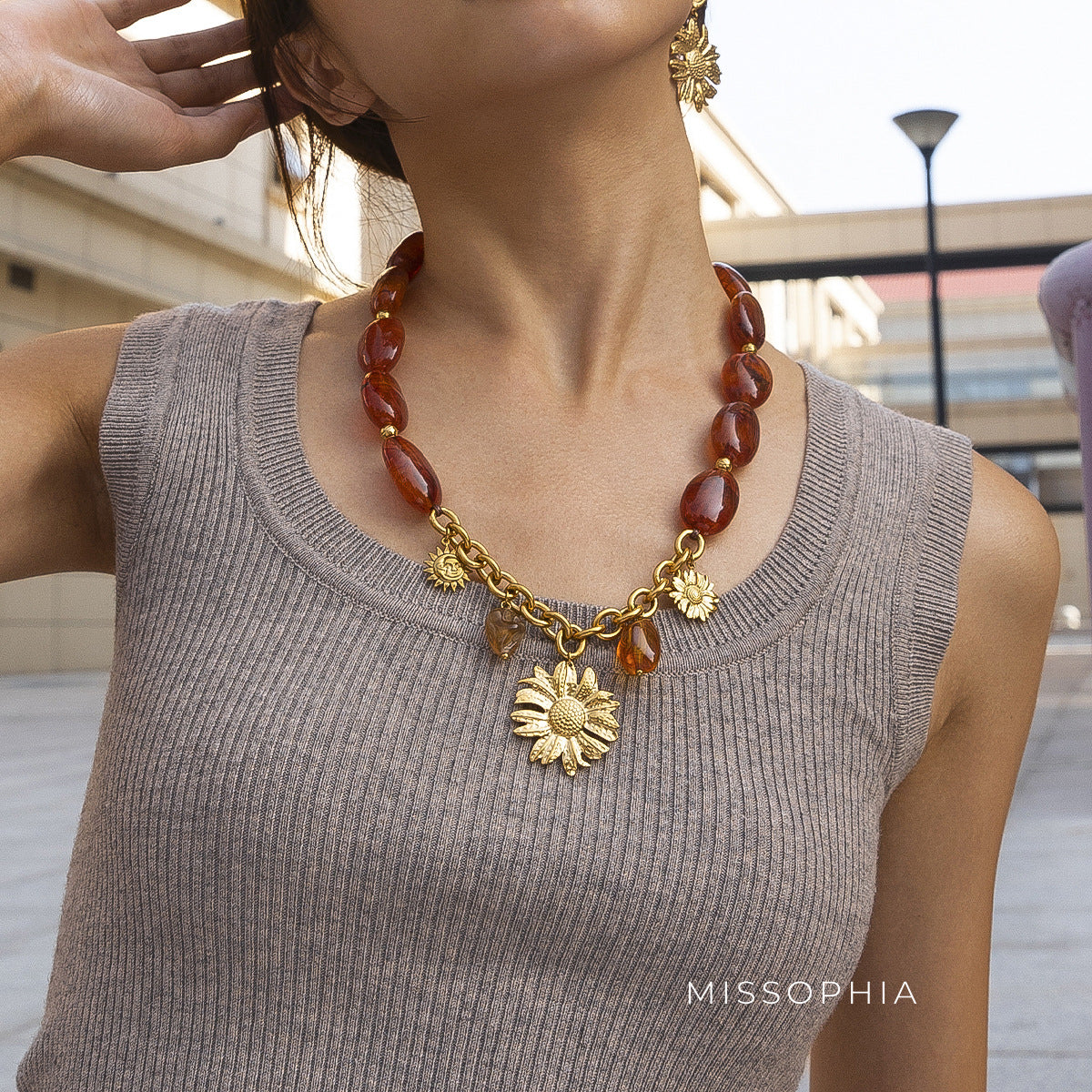 Zuleyma Acrylic Flower Necklace [XMFXKIBT]